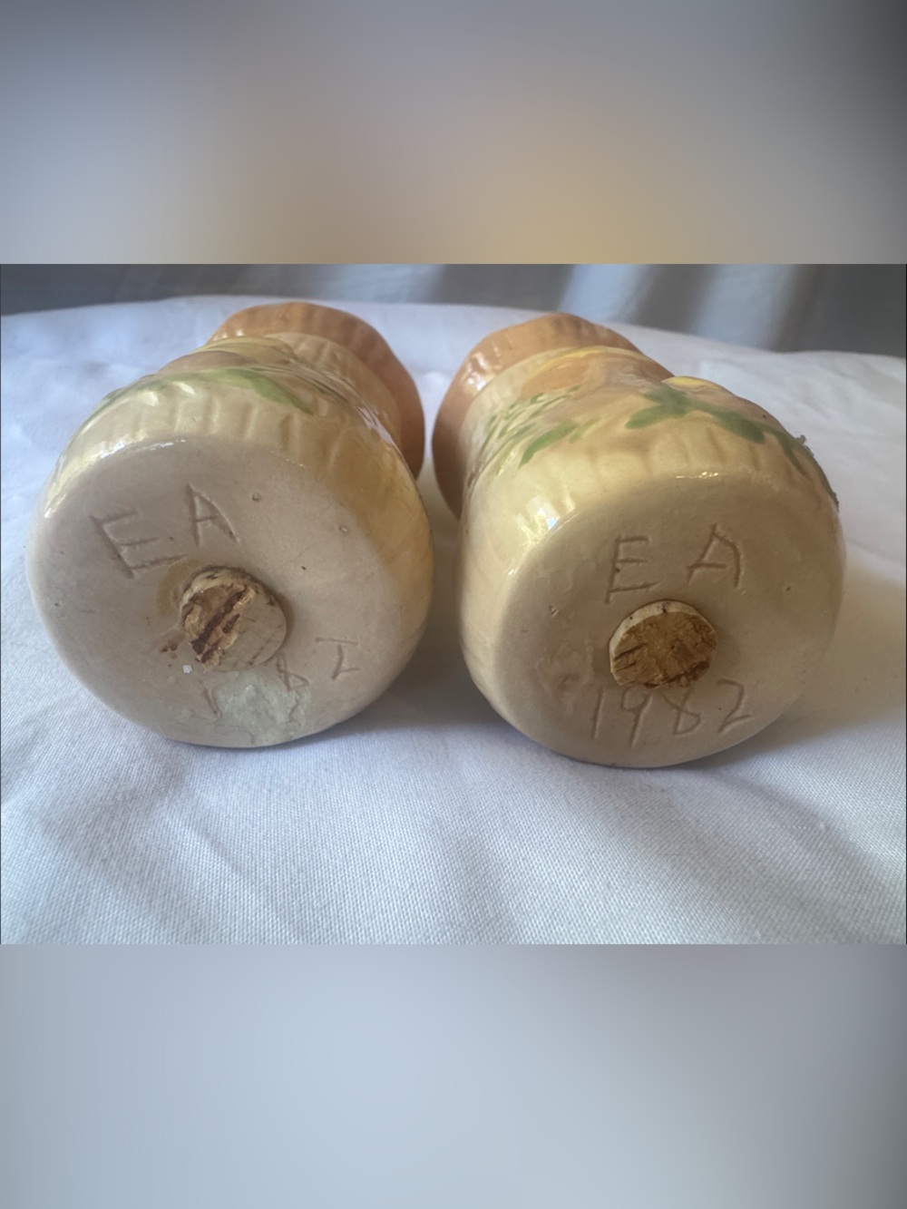 Hand-Painted and Mushroom Ceramic Salt and Pepper Shakers - Picture 4 of 6
